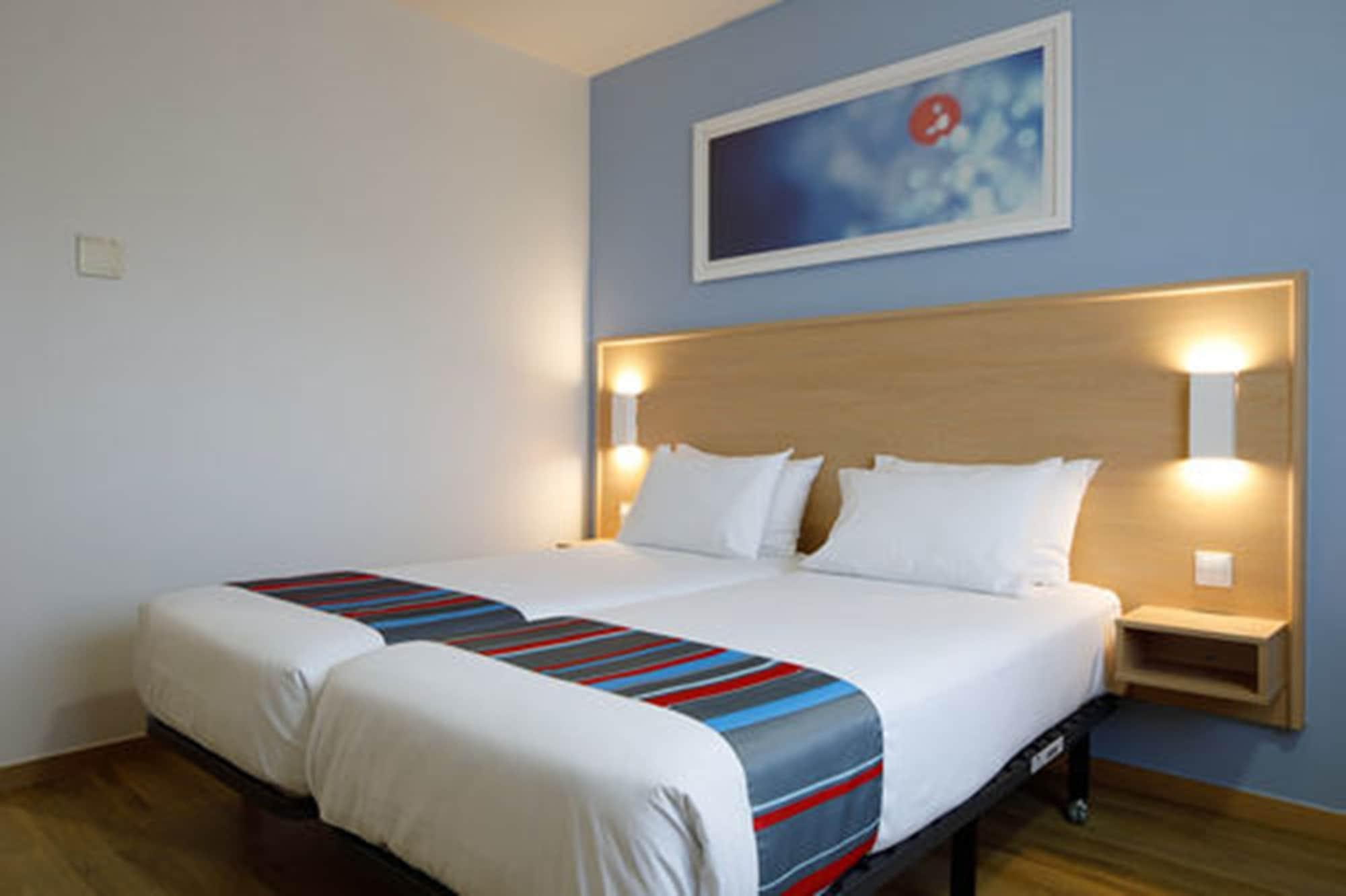Travelodge Barcelona Fira L'Hospitalet de Llobregat Luaran gambar