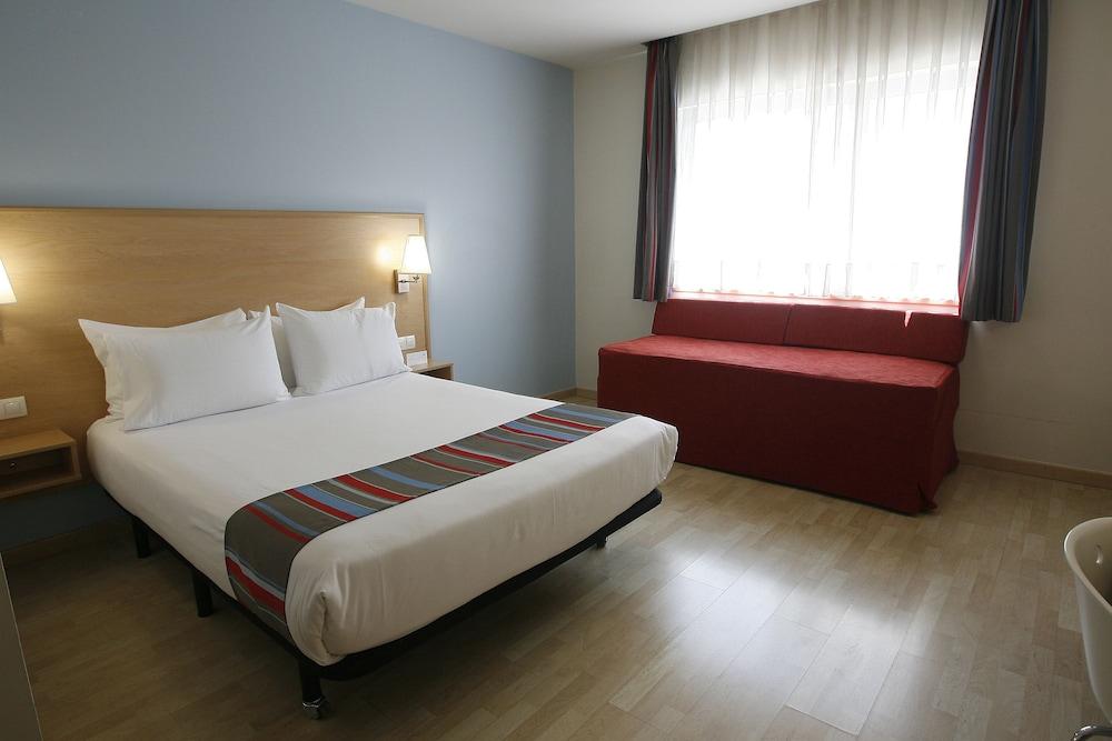 Travelodge Barcelona Fira L'Hospitalet de Llobregat Luaran gambar