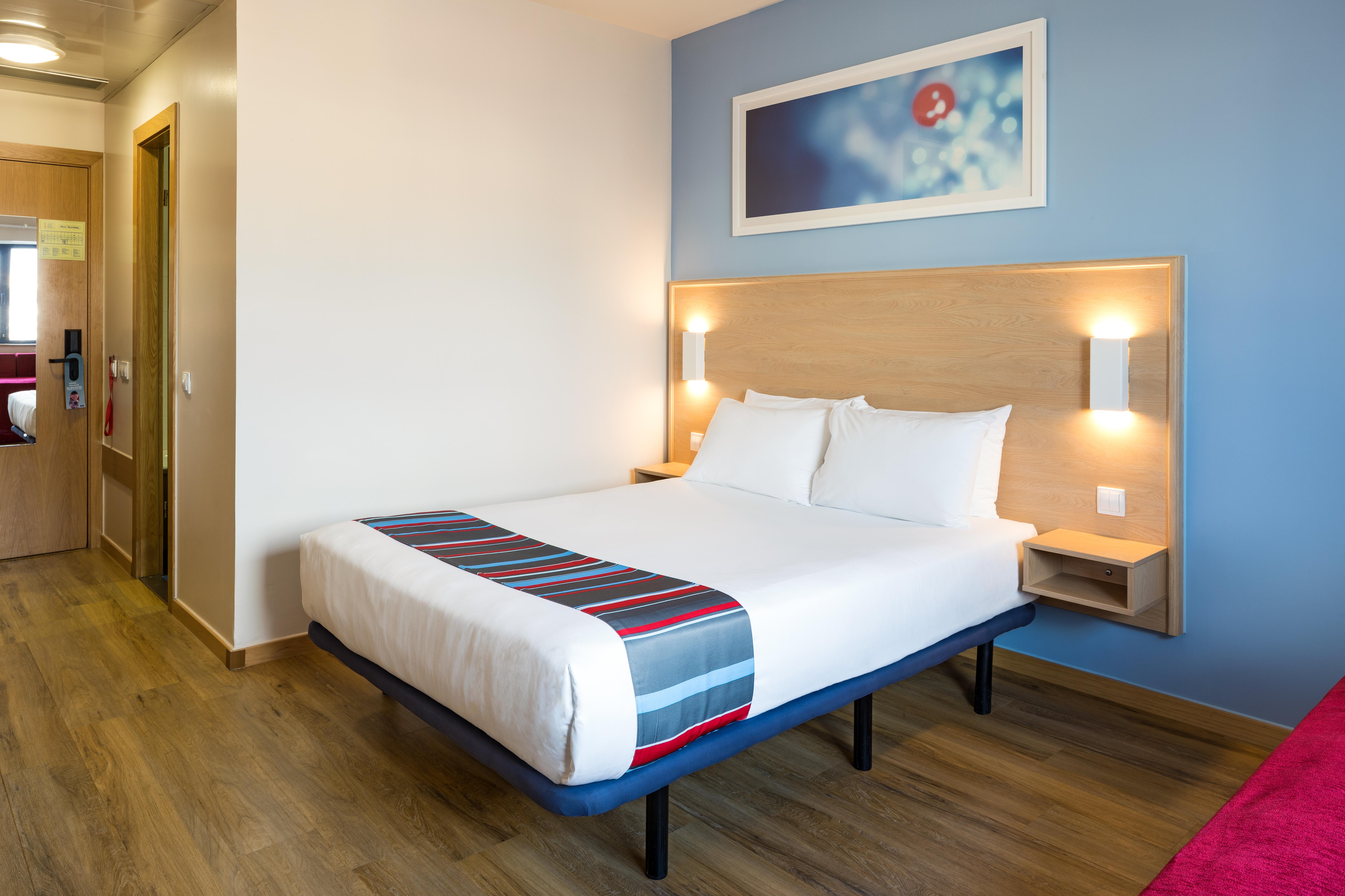 Travelodge Barcelona Fira L'Hospitalet de Llobregat Luaran gambar
