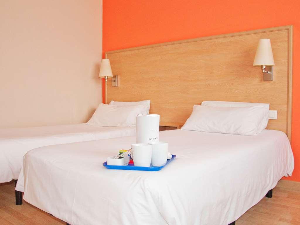 Travelodge Barcelona Fira L'Hospitalet de Llobregat Bilik gambar